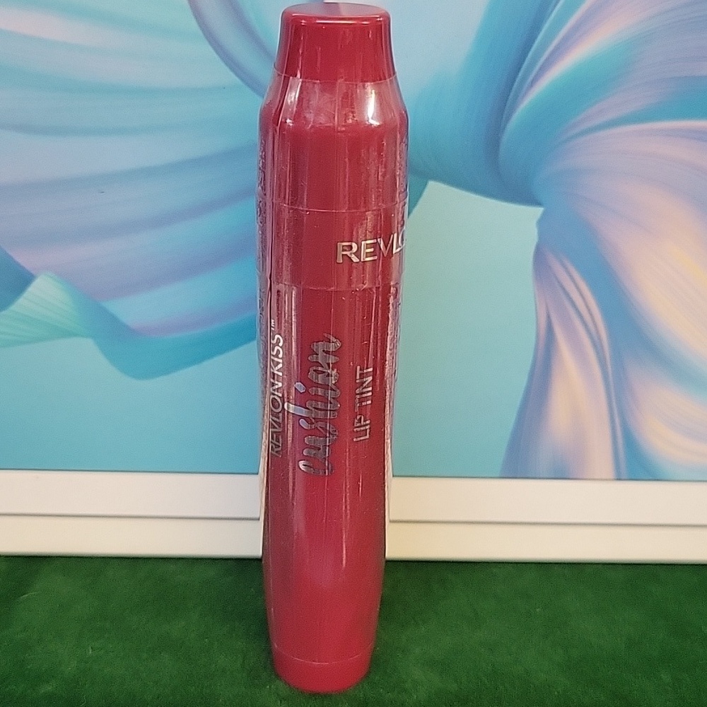 Revlon Kiss Cushion Lip Tint 4.4ml New Sealed Tube - 230 Naughty Mauve
